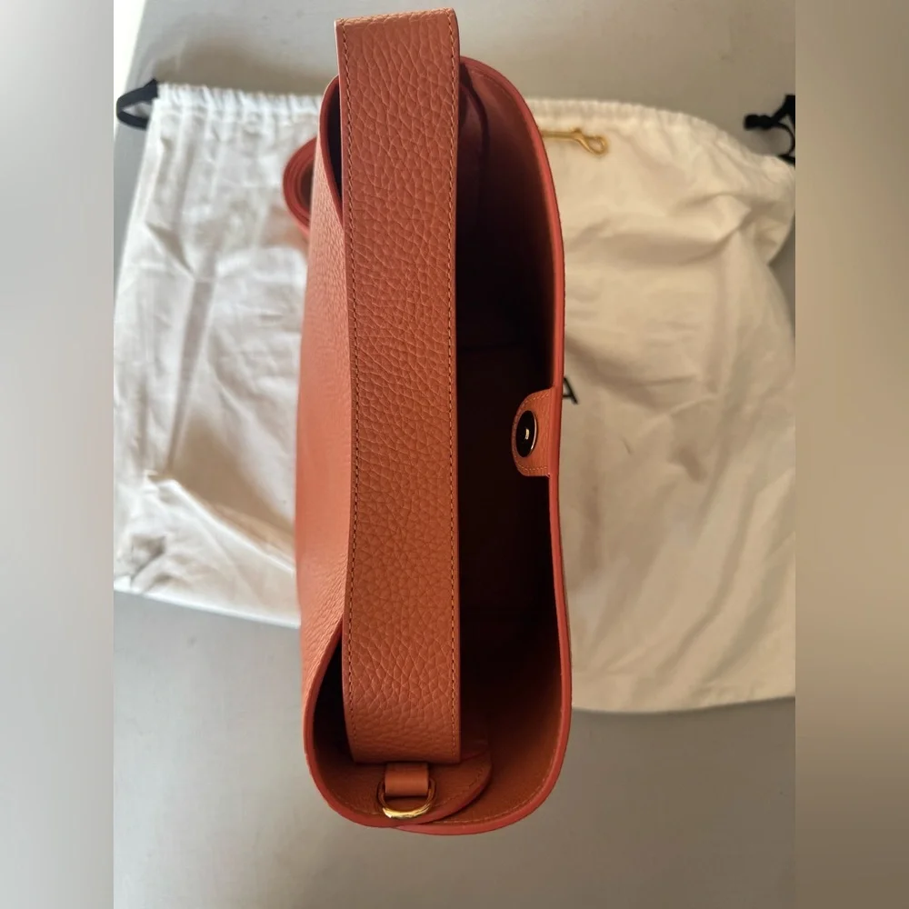 NWOT Cuyana Linea Bag in Terracotta Pebbled Leather